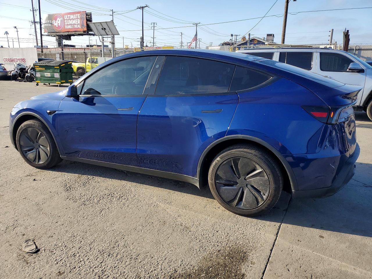 2026 Tesla Model Y - Image 2