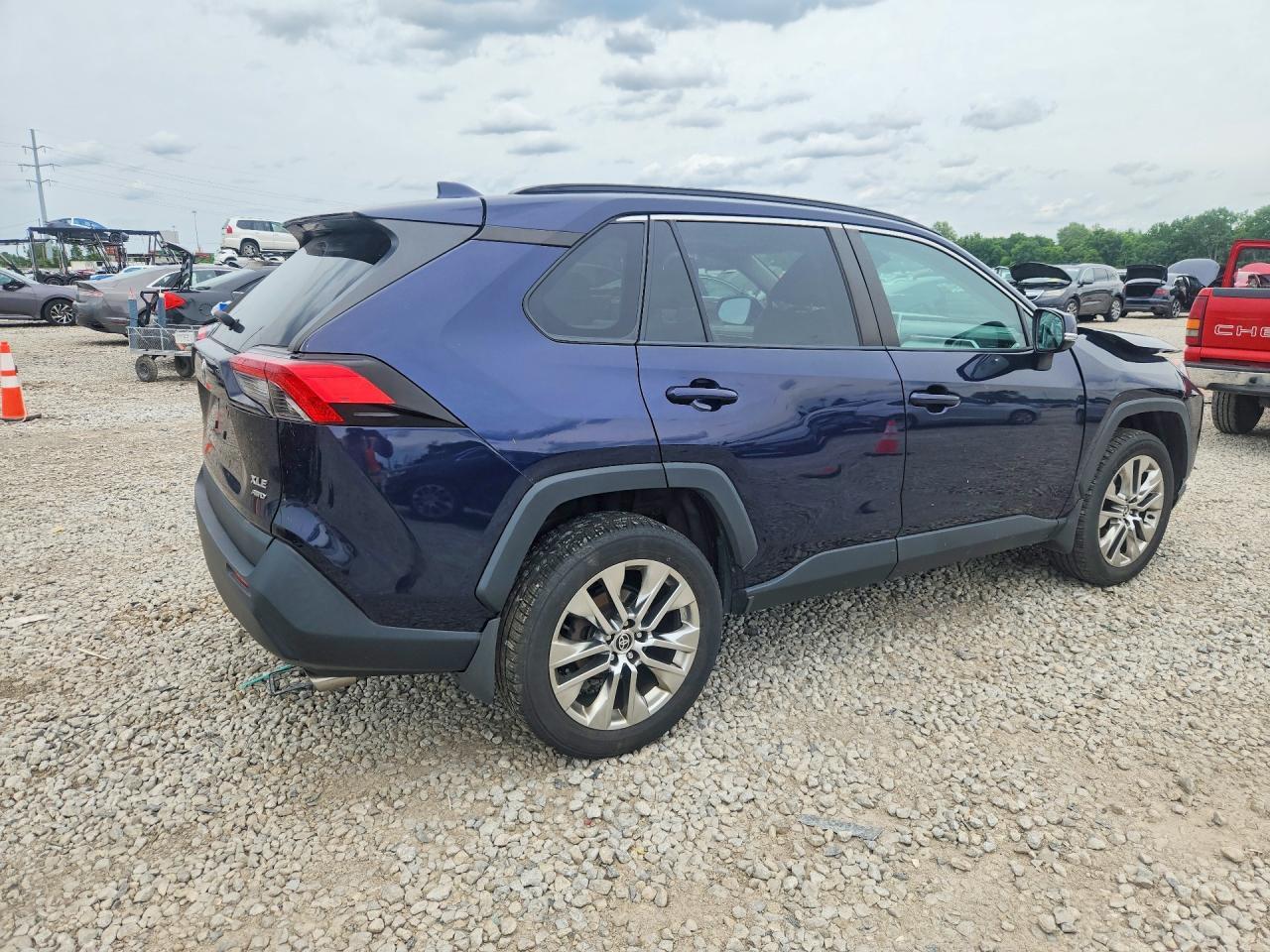 2021 Toyota Rav4 Xle Premium - Фото 3
