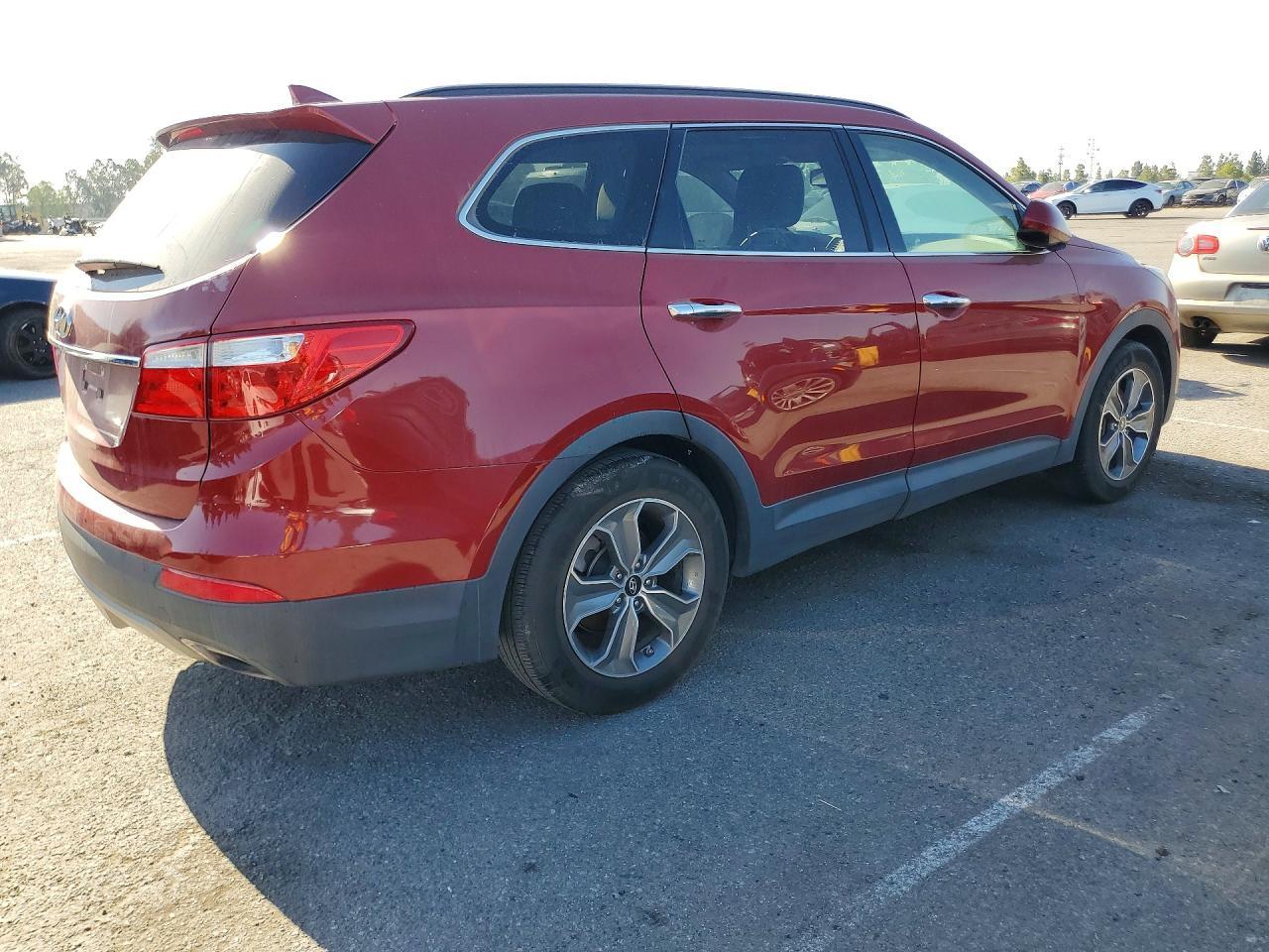 2016 Hyundai Santa Fe - Image 3