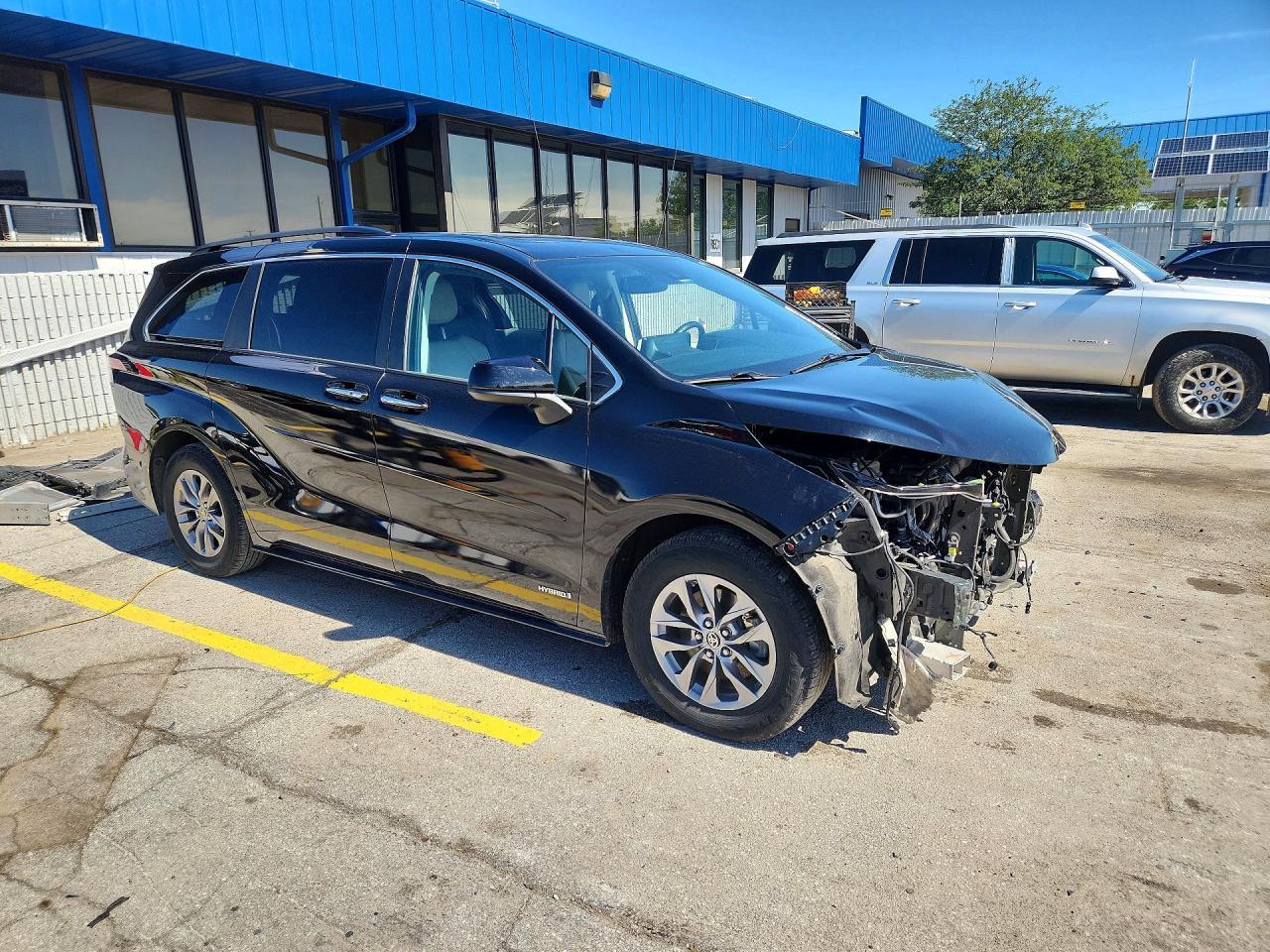 2021 Toyota Sienna Xle - Фото 4