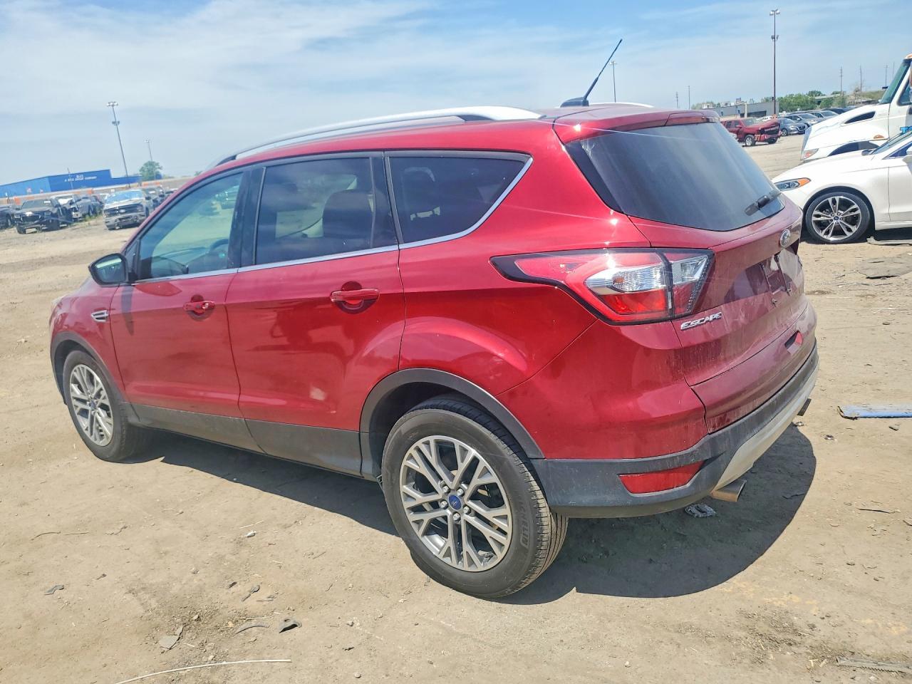 2017 Ford Escape Titanium - Фото 2