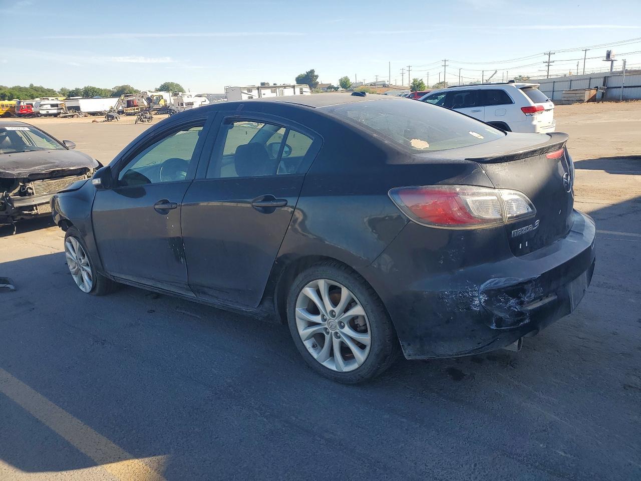 2010 Mazda 3 S - Image 2
