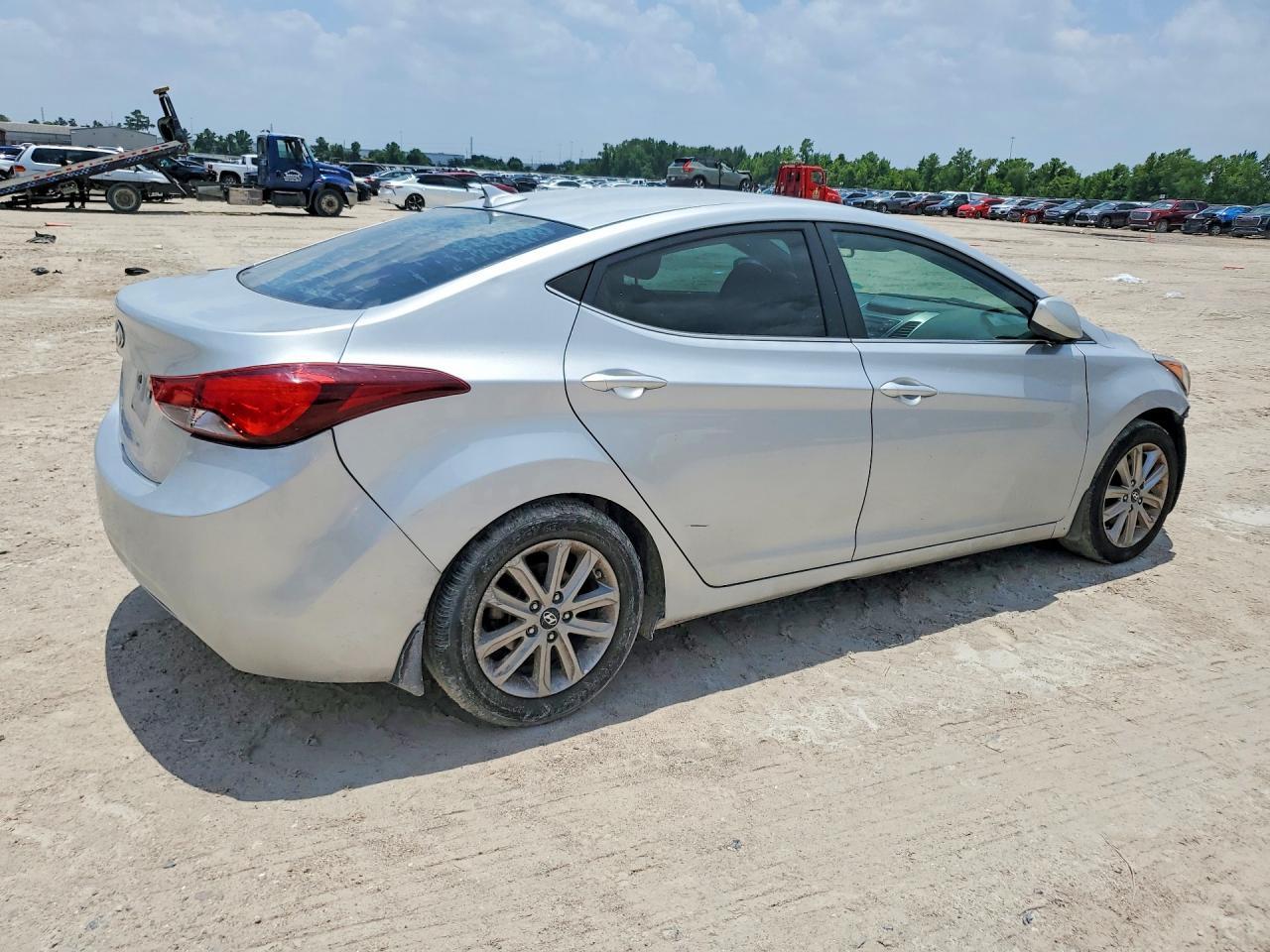 2015 Hyundai Elantra Se - Image 3