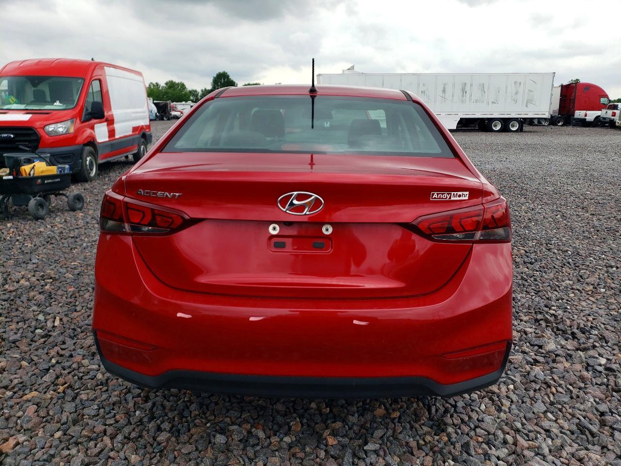 2021 Hyundai Accent Se - Фото 6