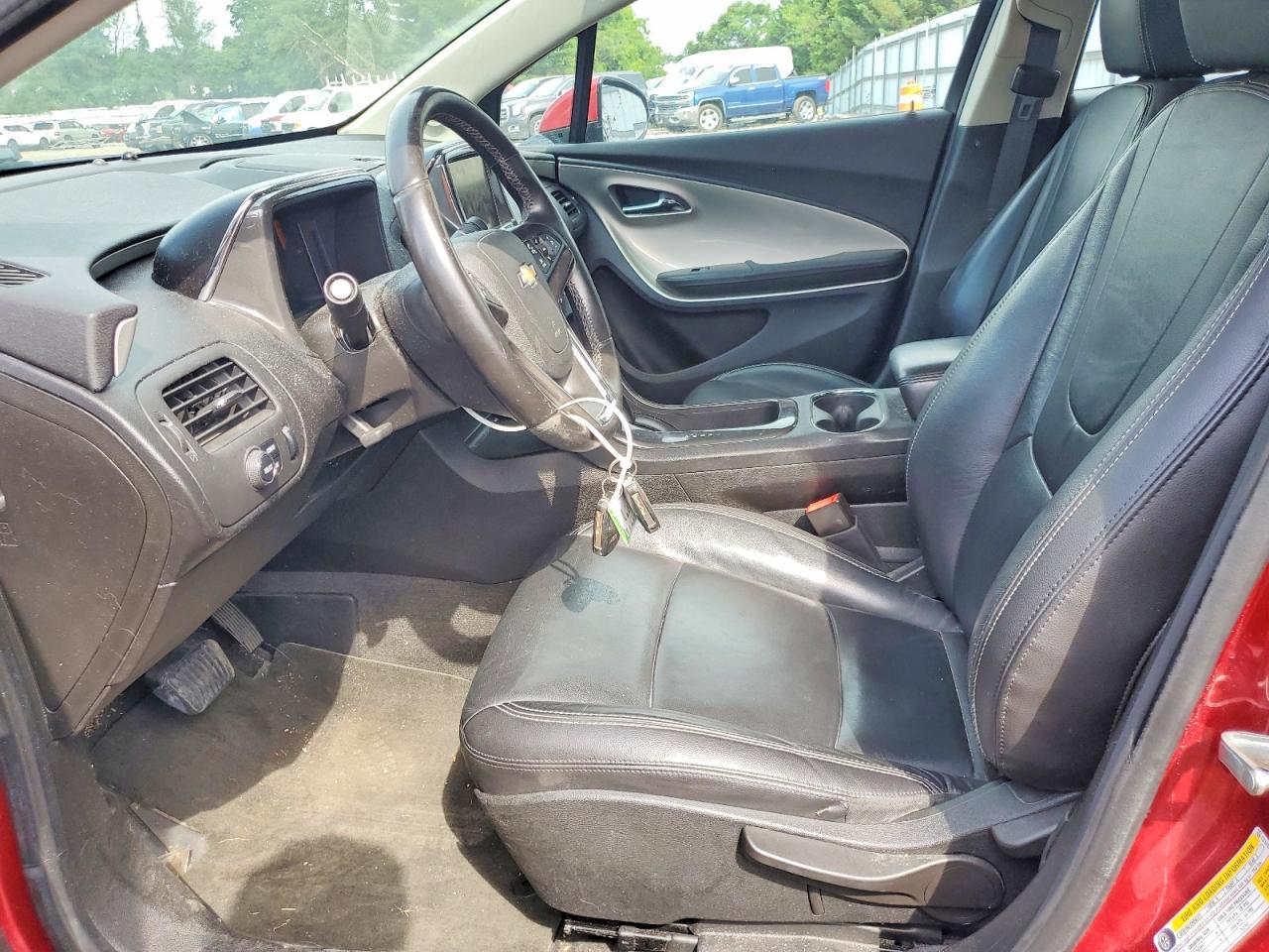 2014 Chevrolet Volt - Image 7