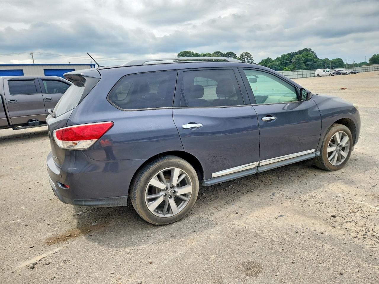 2013 Nissan Pathfinder S - Фото 3