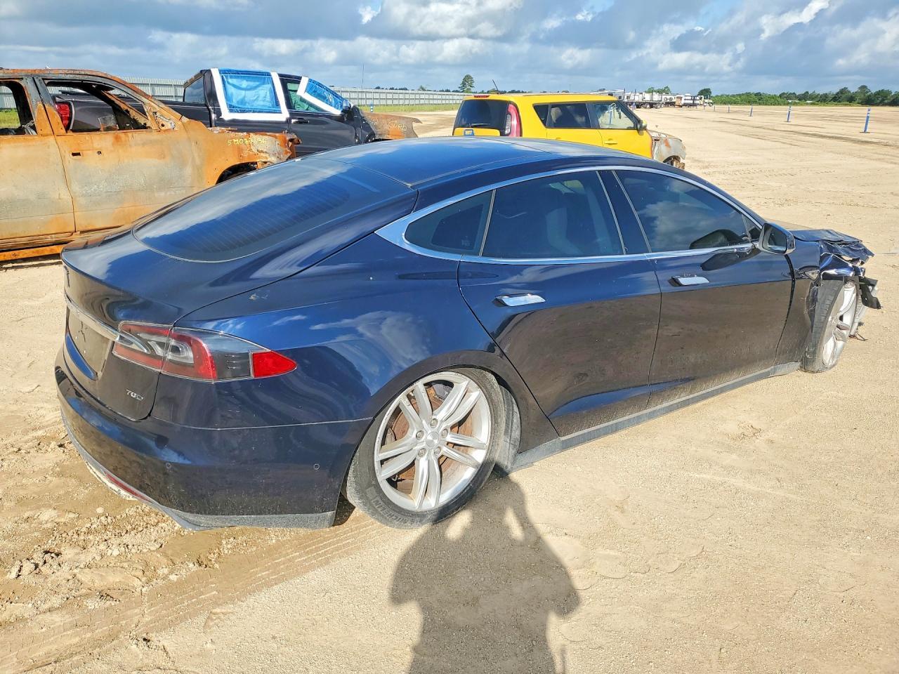 2015 Tesla Model S 70D - Фото 3