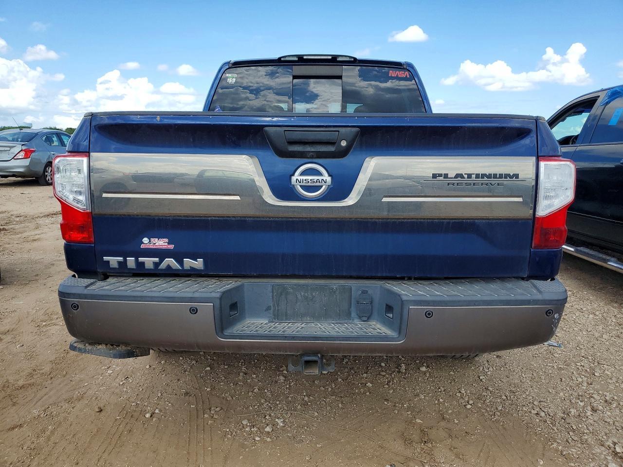 2018 Nissan Titan Platinum Reserve - Фото 6