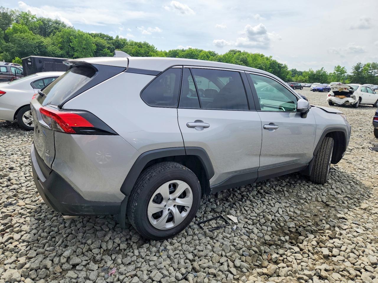 2025 Toyota Rav4 Le - Фото 3