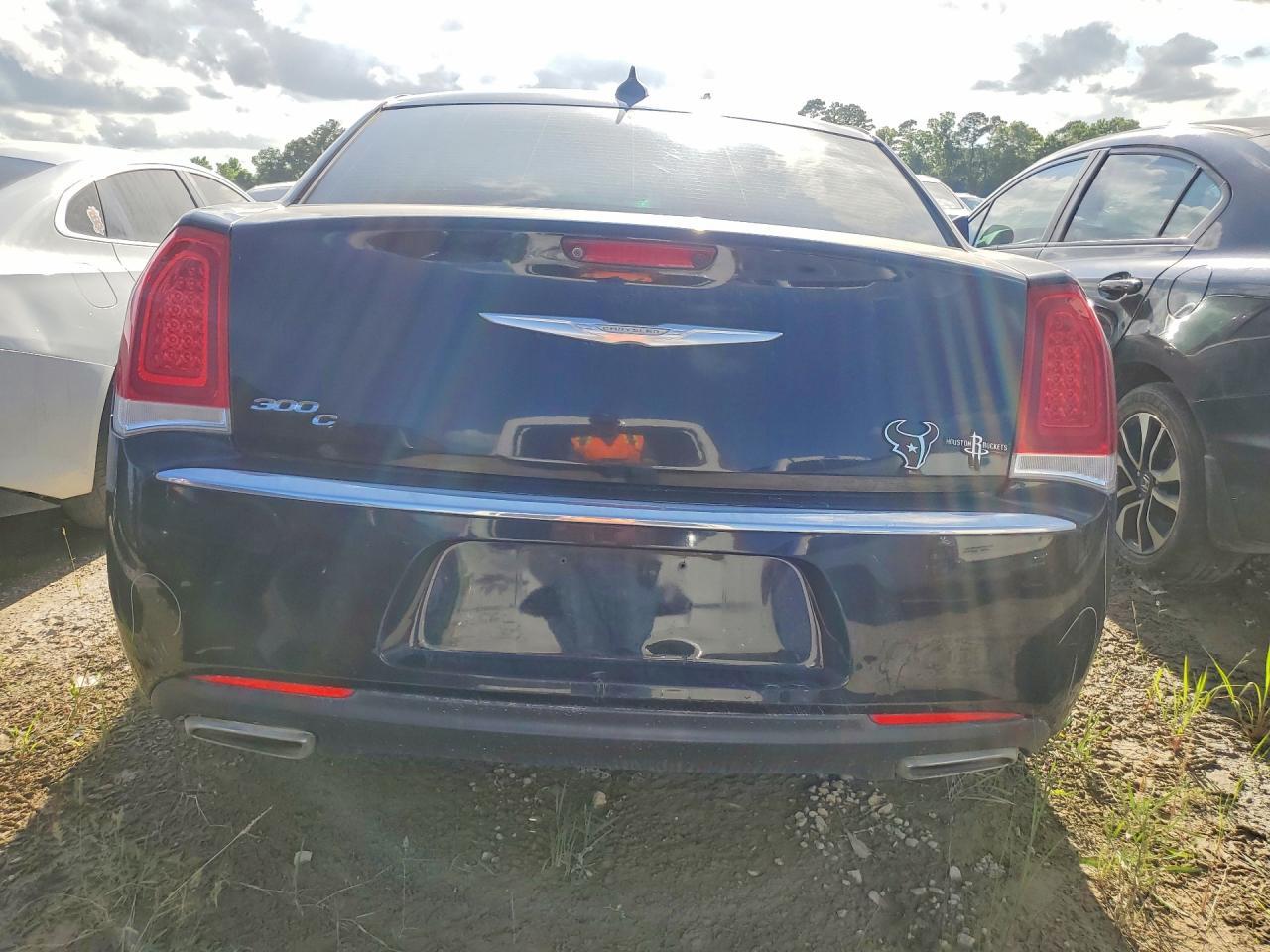 2016 Chrysler 300C - Фото 6