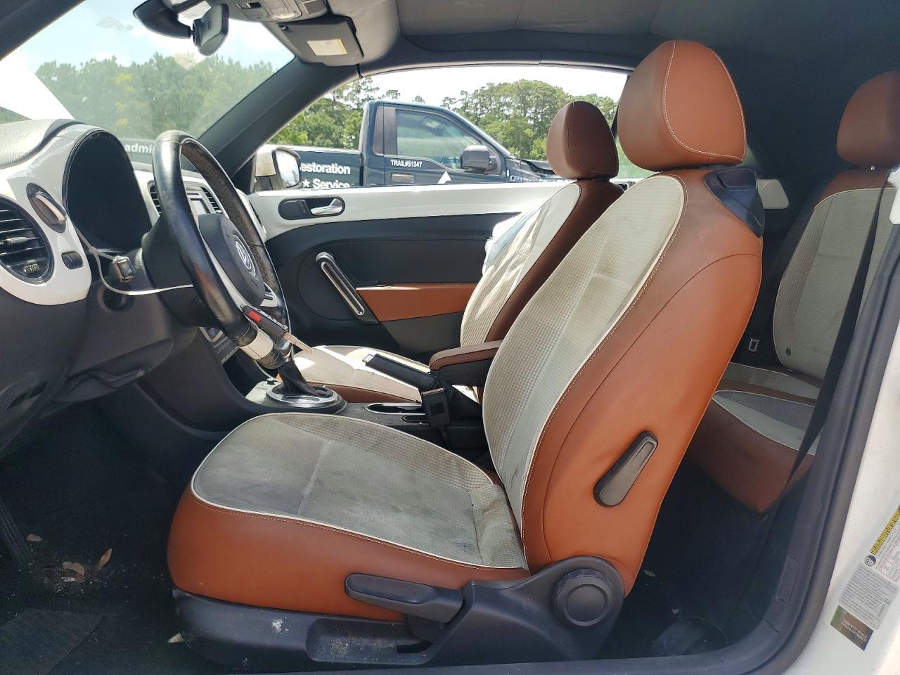2017 Volkswagen Beetle S/Se - Фото 7
