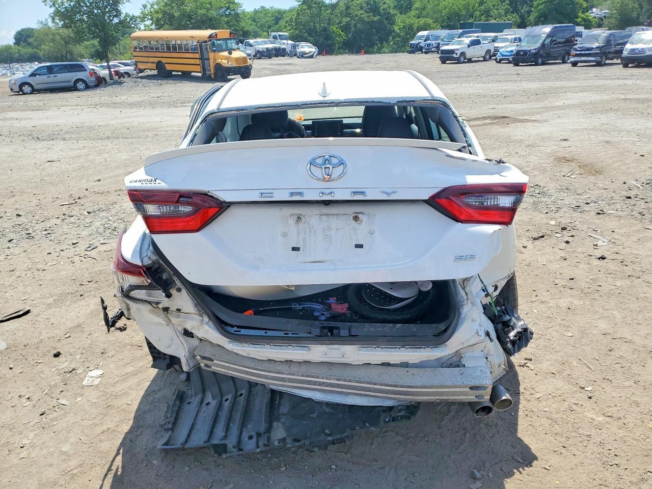 2021 Toyota Camry Se - Фото 6