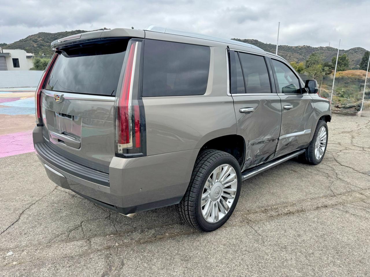 2019 Cadillac Escalade Platinum - Фото 4
