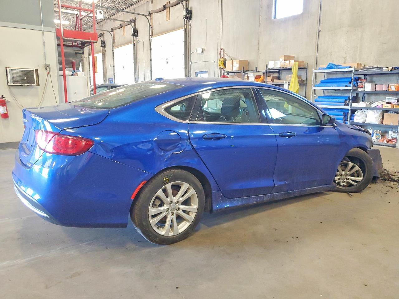 2016 Chrysler 200 Limited - Фото 3