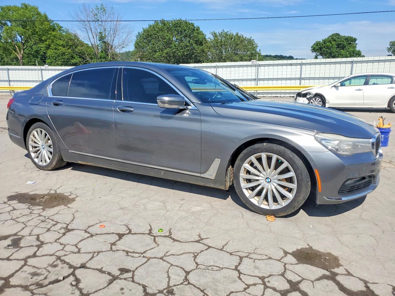 2016 BMW 740 I - Фото 4