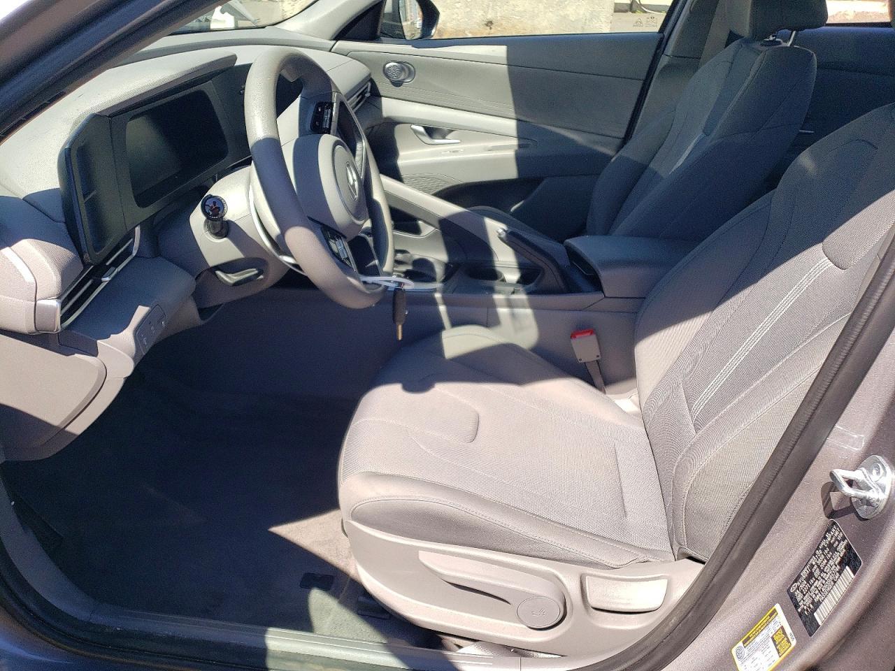 2025 Hyundai Elantra Se - Фото 7