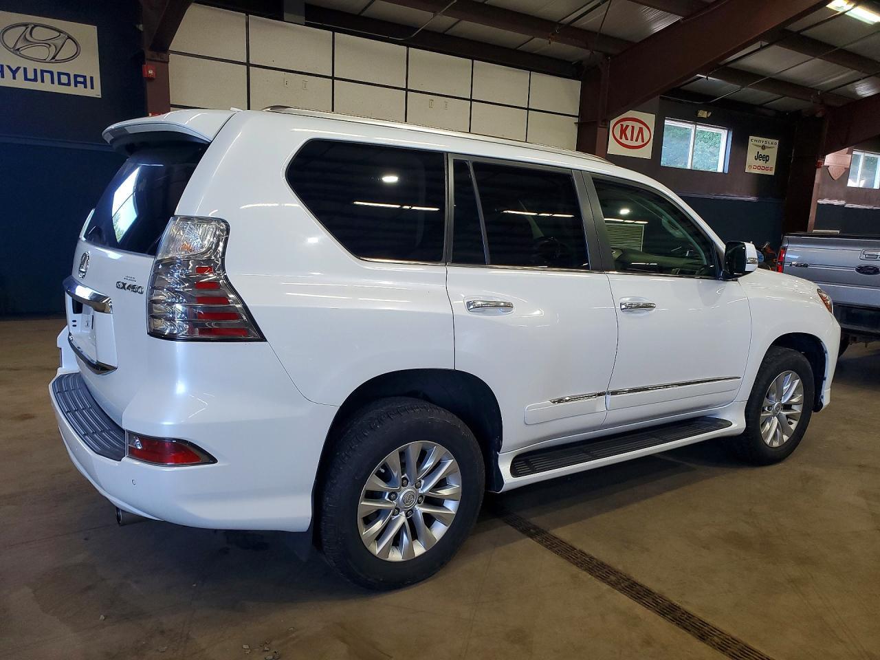 2017 Lexus Gx 460 - Image 3