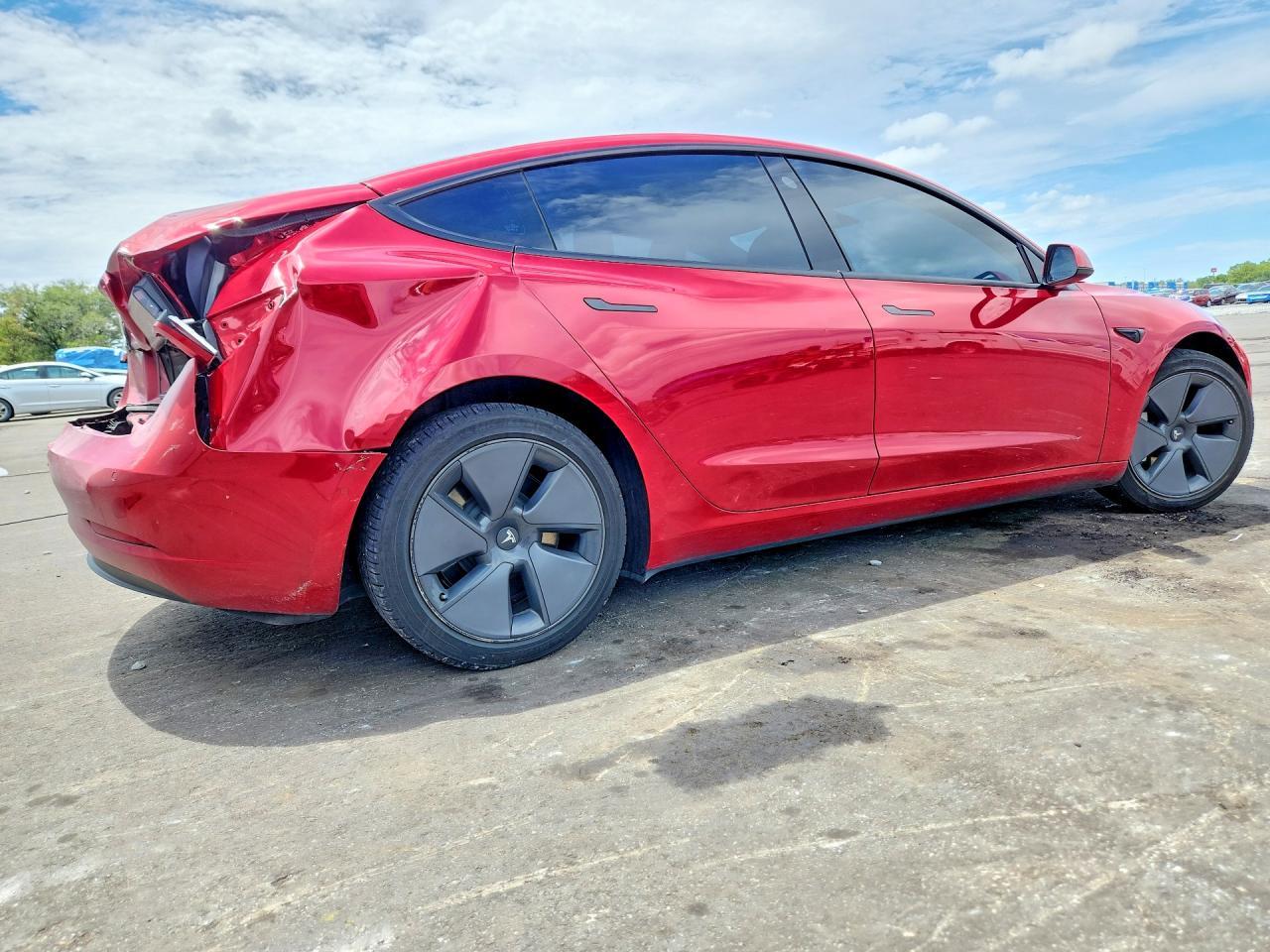 2022 Tesla Model 3 - Фото 3