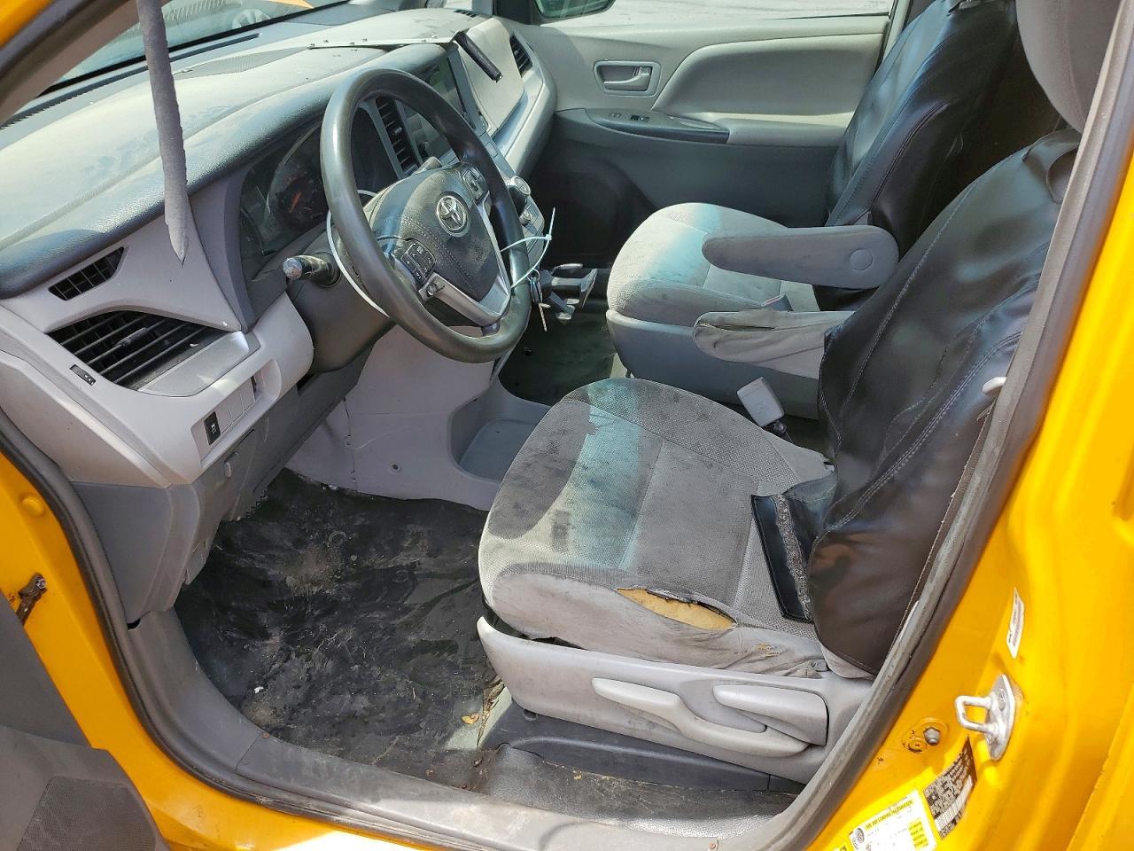 2017 Toyota Sienna L 7-Passenger - Image 7