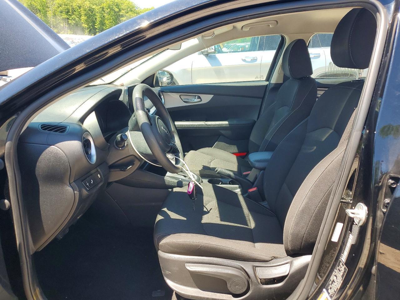 2023 Kia Forte Lxs - Image 7