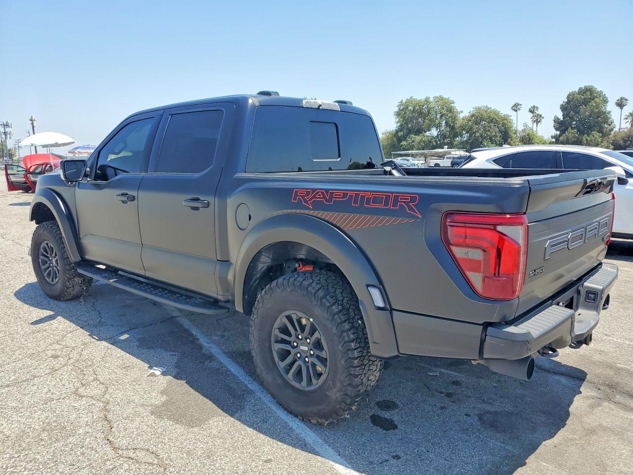 2025 Ford F150 Raptor - Фото 2