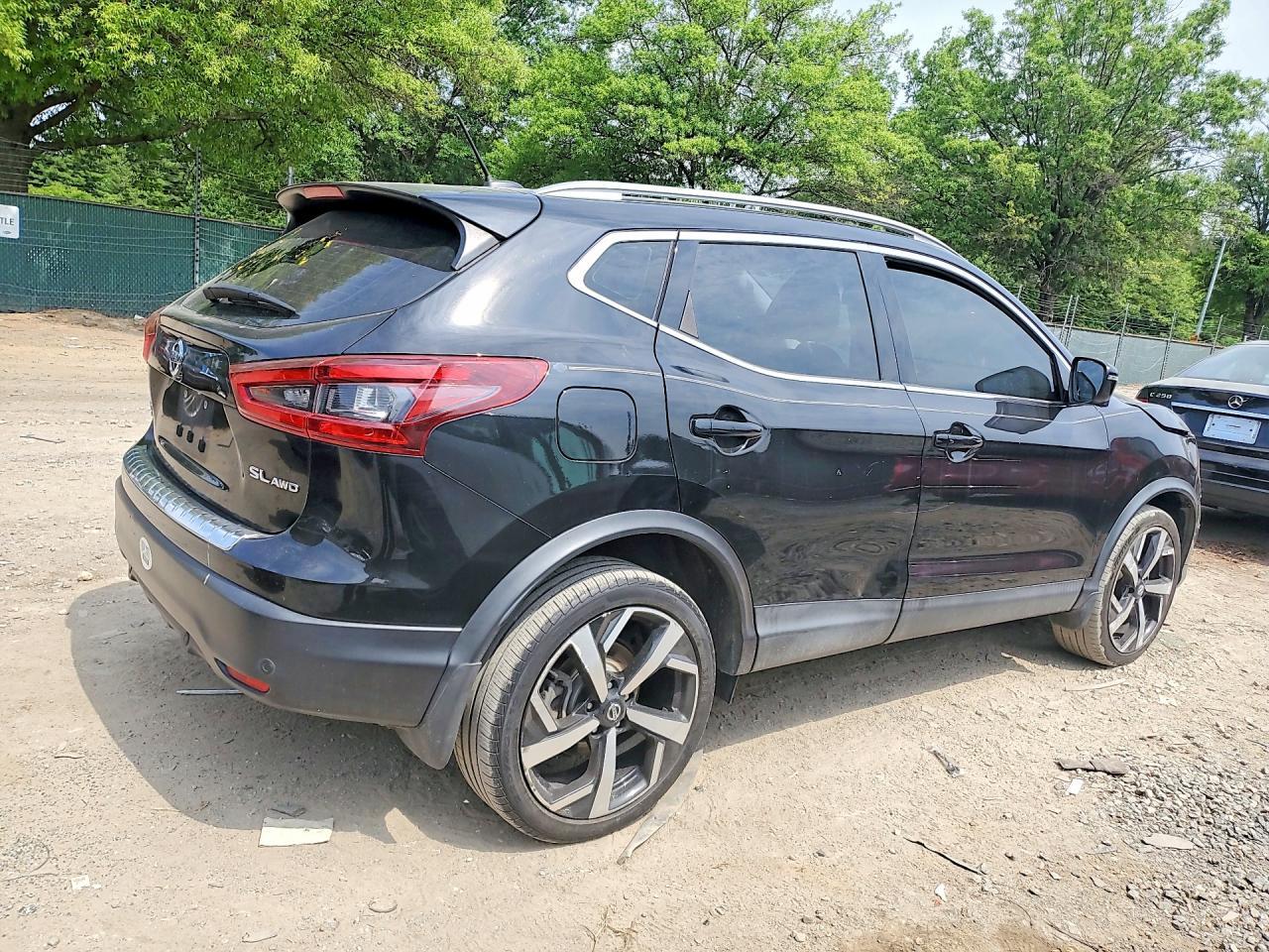 2020 Nissan Rogue Sport Sl - Image 3