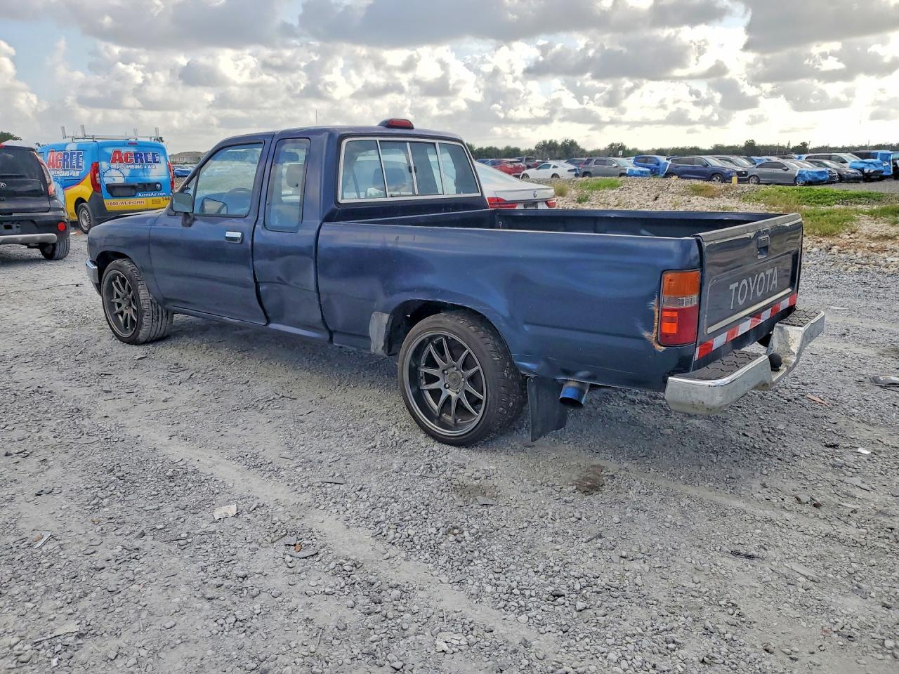 1994 Toyota Pickup Dx - Image 2