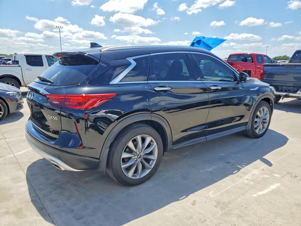 2021 Infiniti Qx50 Luxe - Image 3