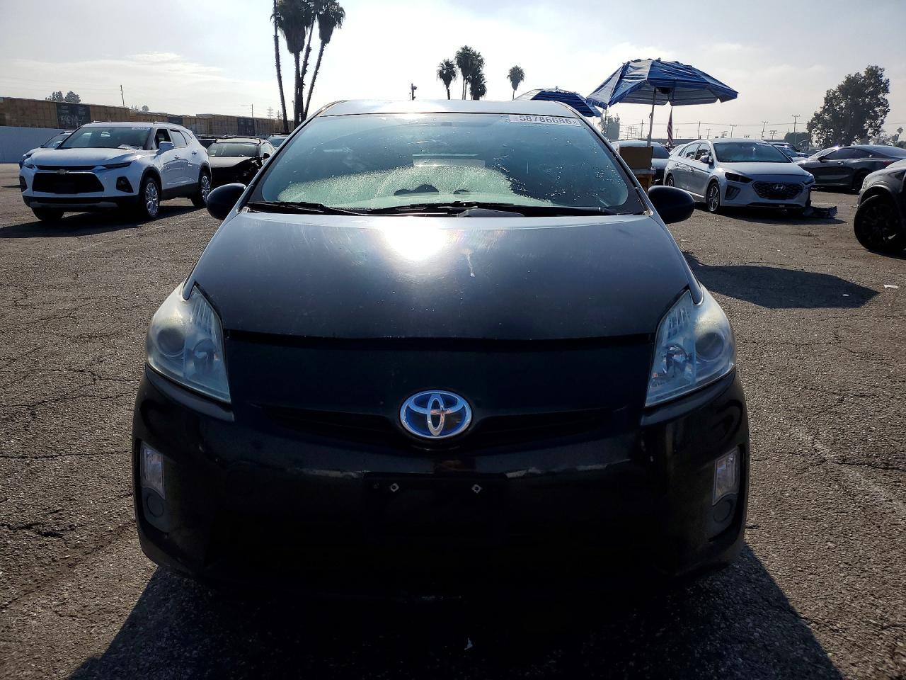 2011 Toyota Prius Three - Фото 5