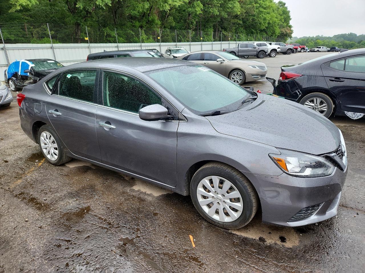 2017 Nissan Sentra S - Фото 4
