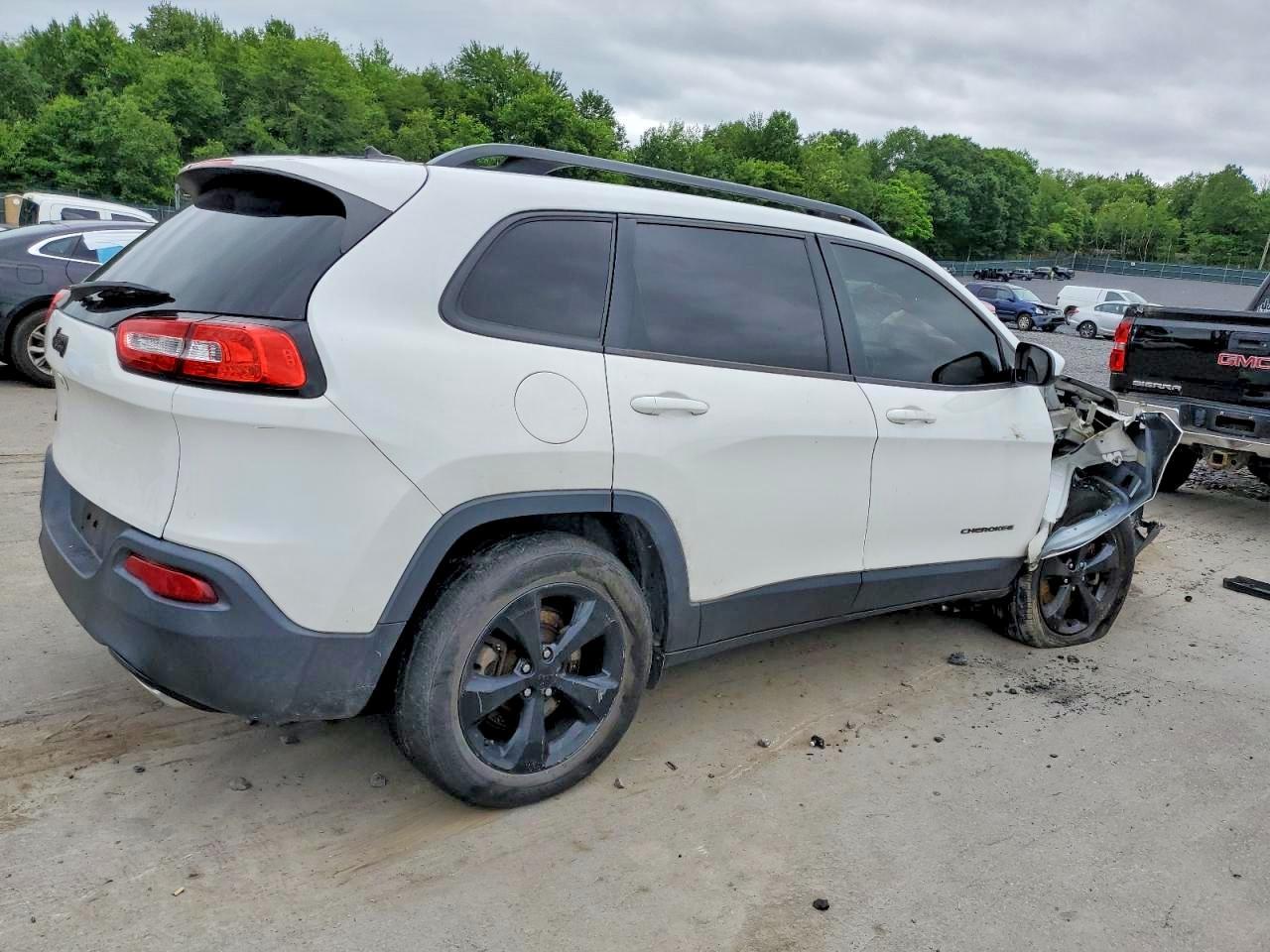 2015 Jeep Cherokee Latitude - Фото 3