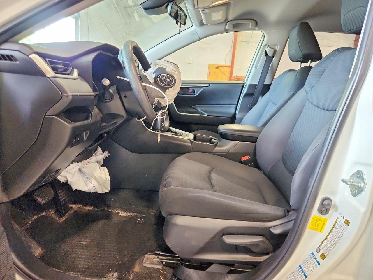 2019 Toyota Rav4 Le - Image 7