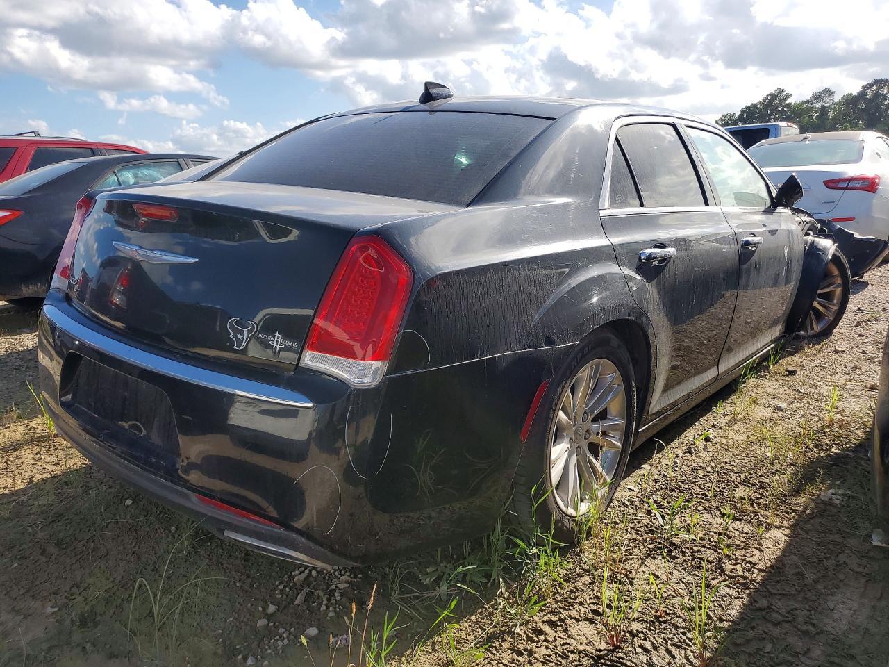 2016 Chrysler 300C - Фото 3