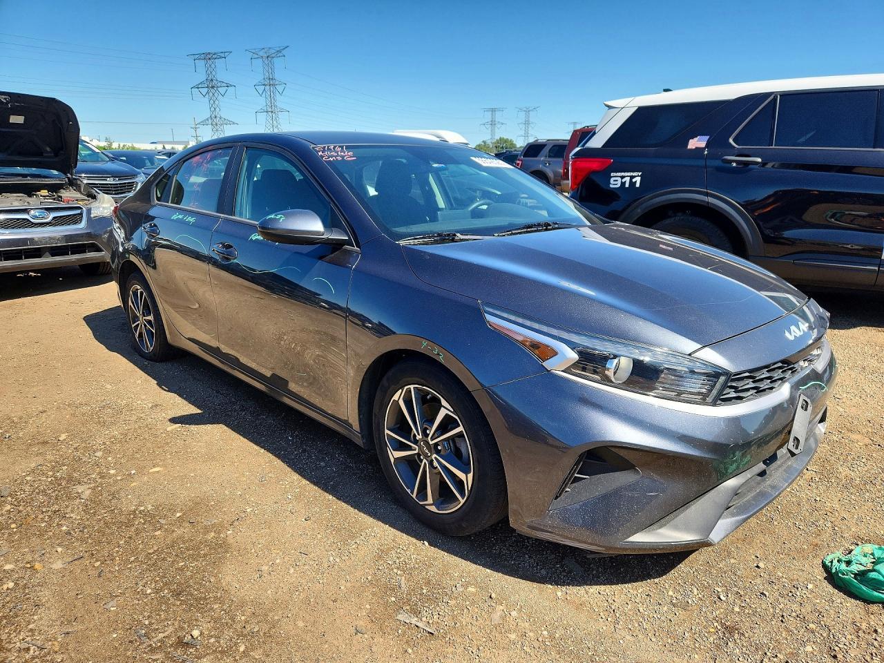 2023 Kia Forte Lxs - Image 4