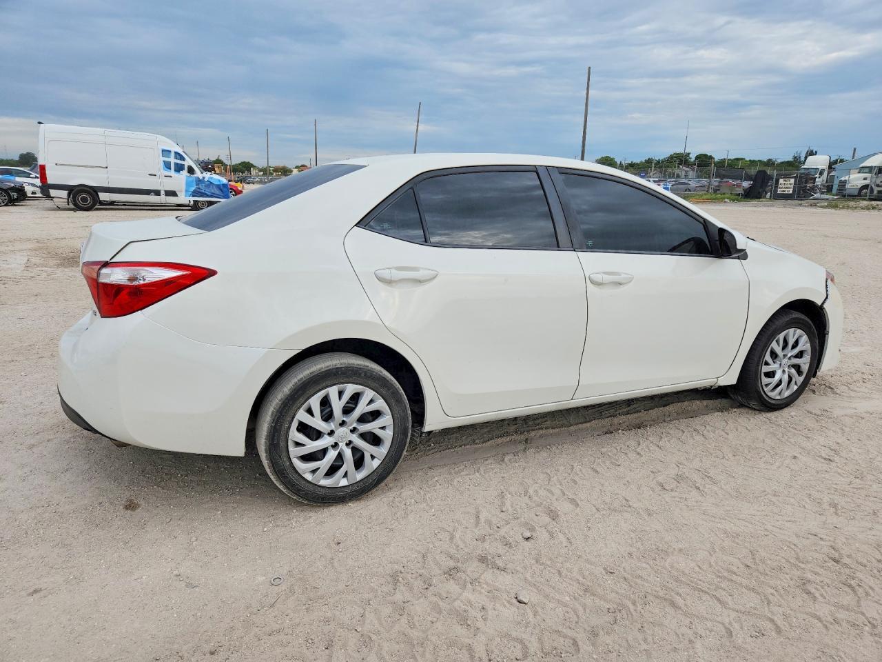 2017 Toyota Corolla Le - Image 3