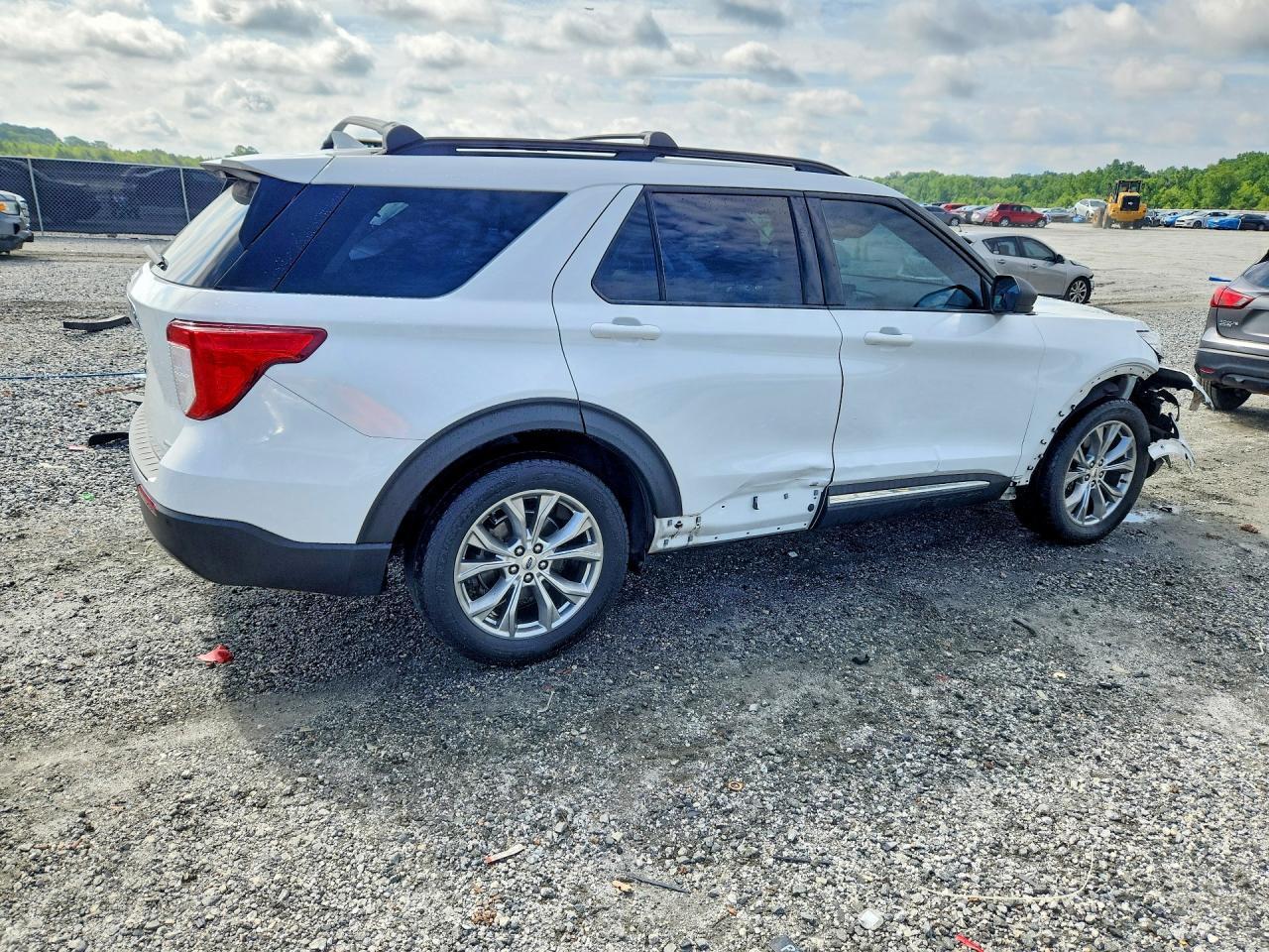 2020 Ford Explorer Xlt - Фото 3