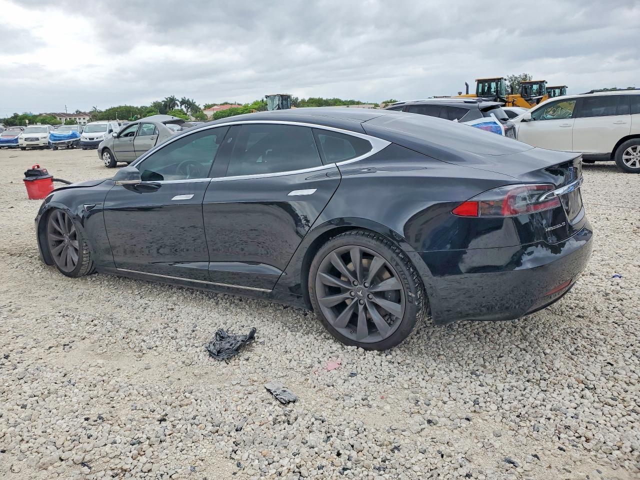 2017 Tesla Model S - Фото 2