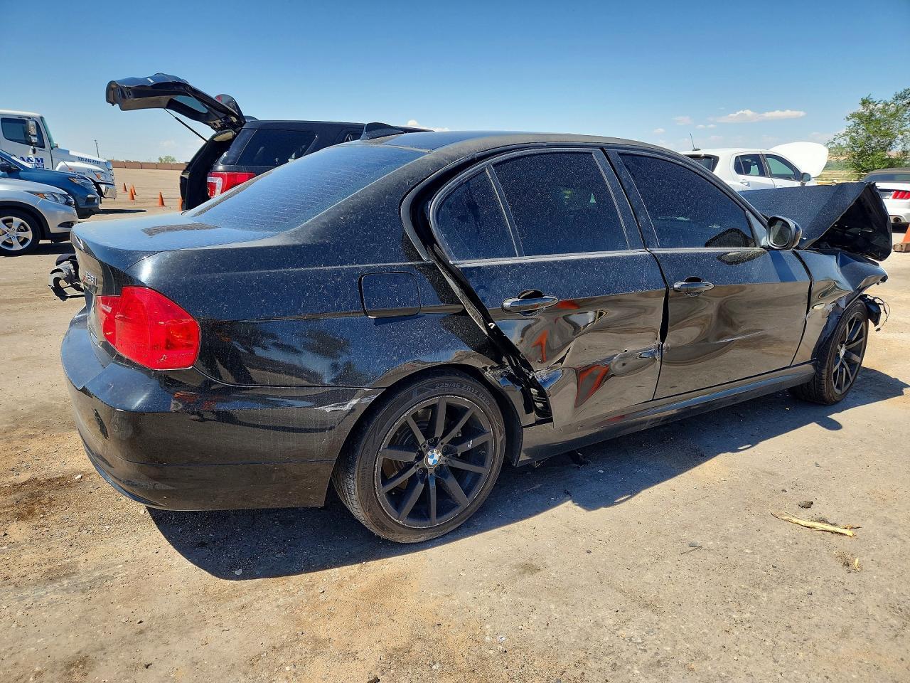 2011 BMW 328 I - Image 3