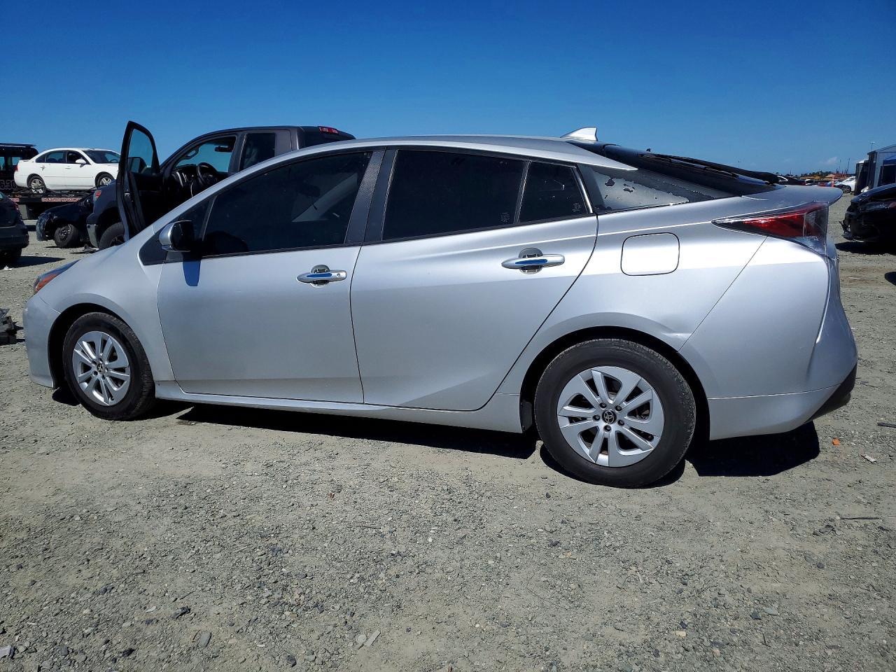 2017 Toyota Prius Two - Фото 2