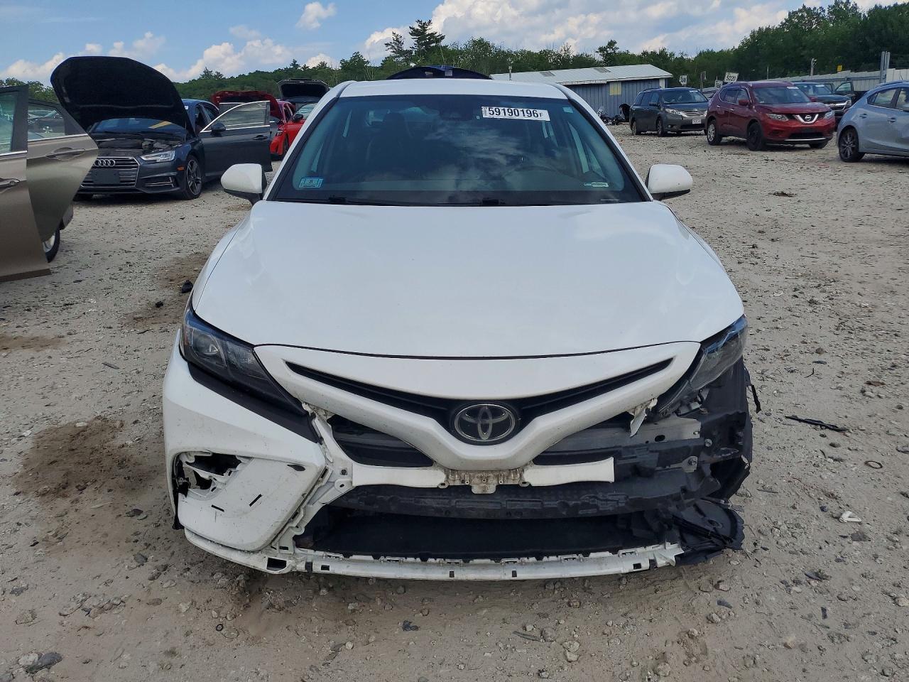 2021 Toyota Camry Se - Фото 5