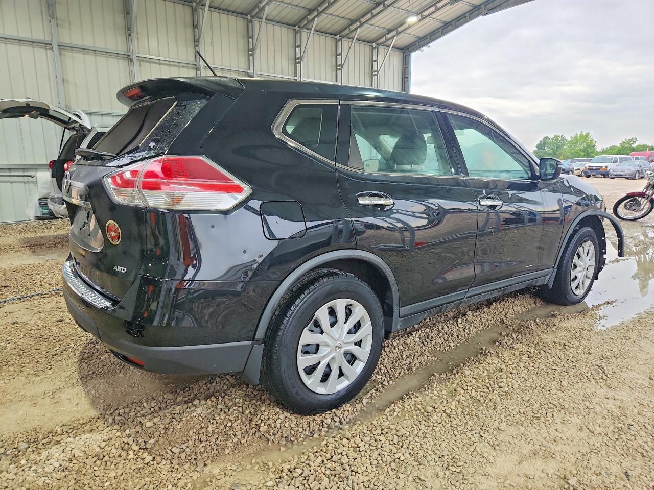 2015 Nissan Rogue S - Image 3