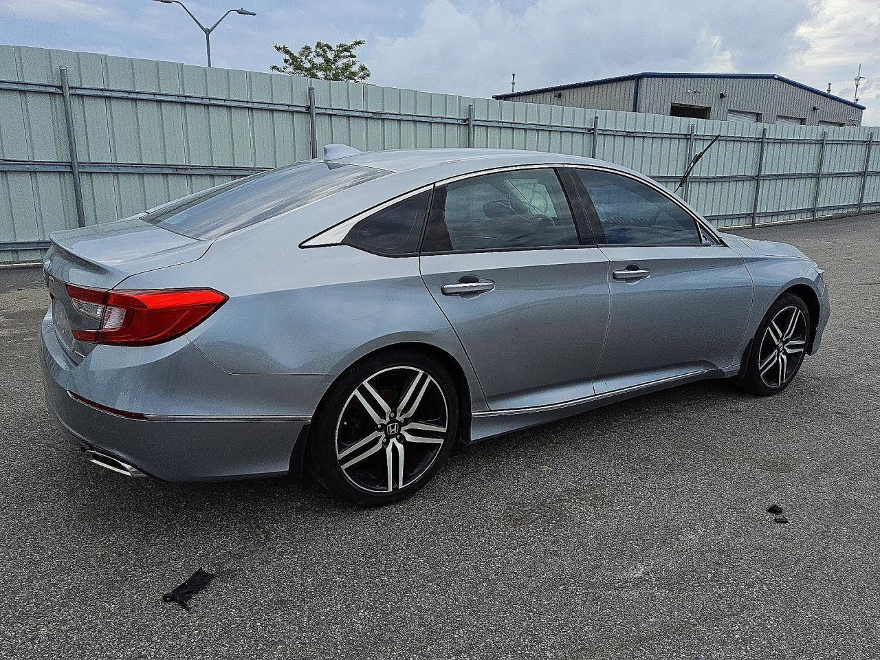 2018 Honda Accord Touring - Фото 3