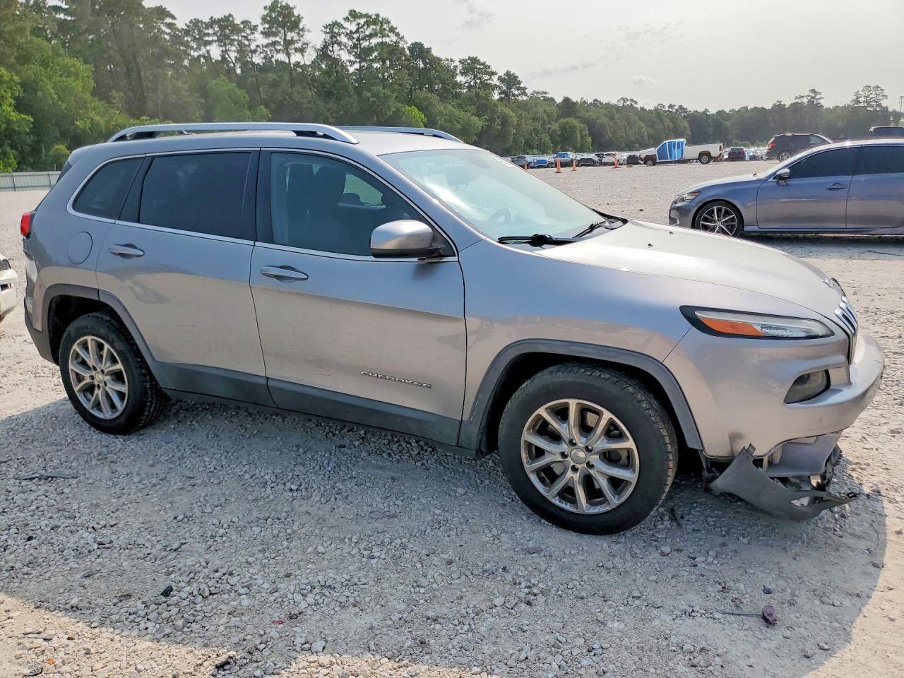 2015 Jeep Cherokee Latitude - Image 4