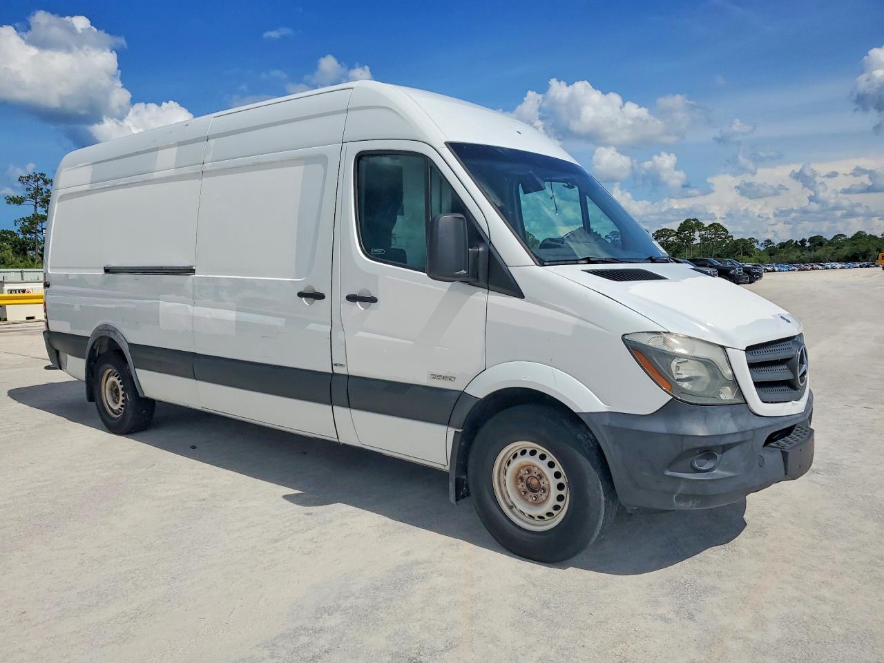 2016 Mercedes-Benz Sprinter 2 Cargo - R & D - Cln Title - Prior Fleet - Фото 4
