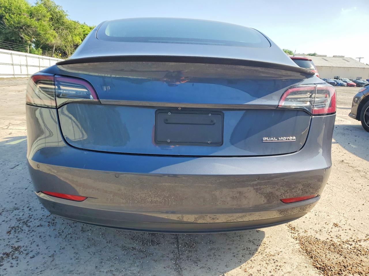 2020 Tesla Model 3 - Фото 6
