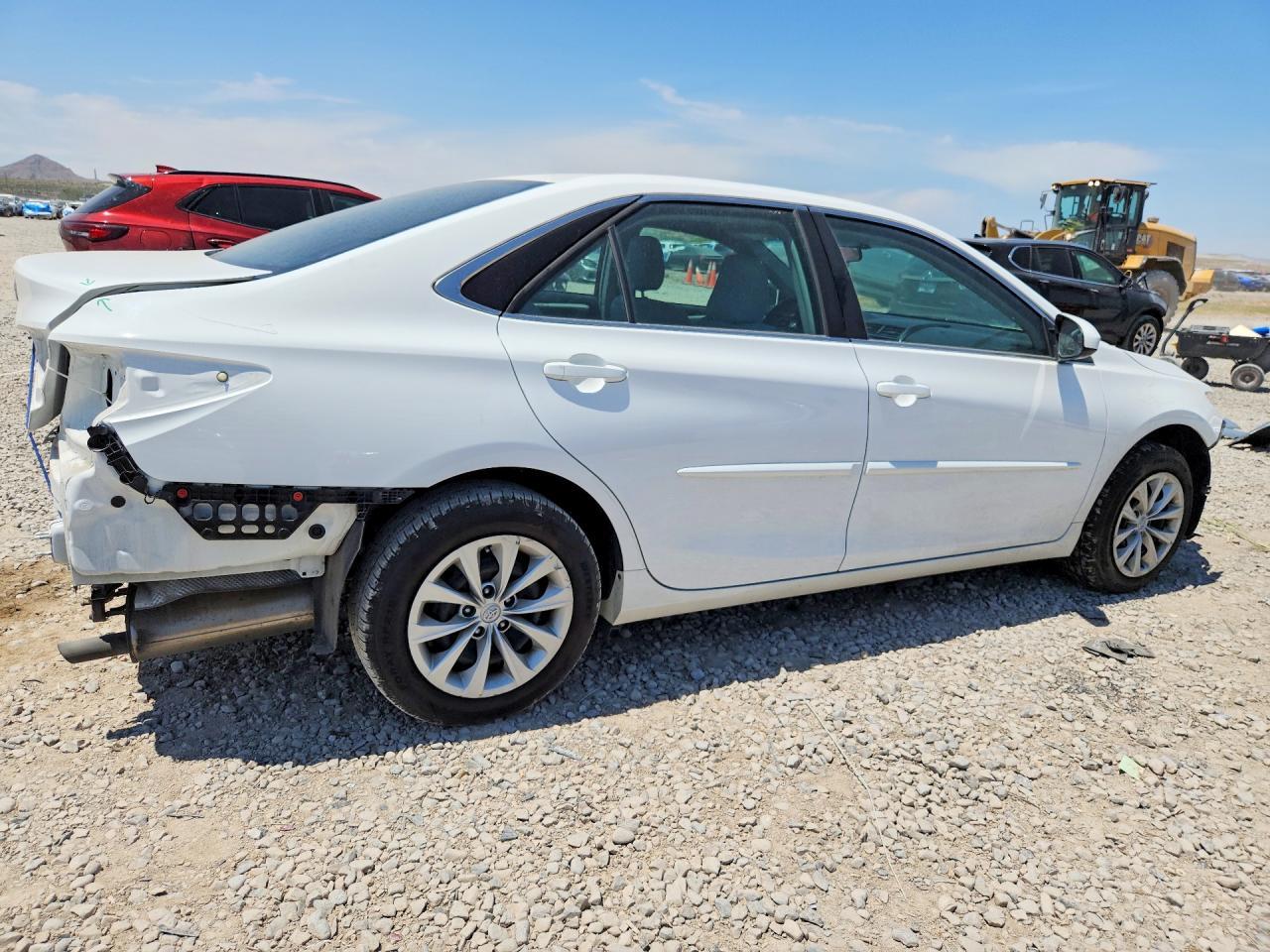 2016 Toyota Camry Le - Image 3