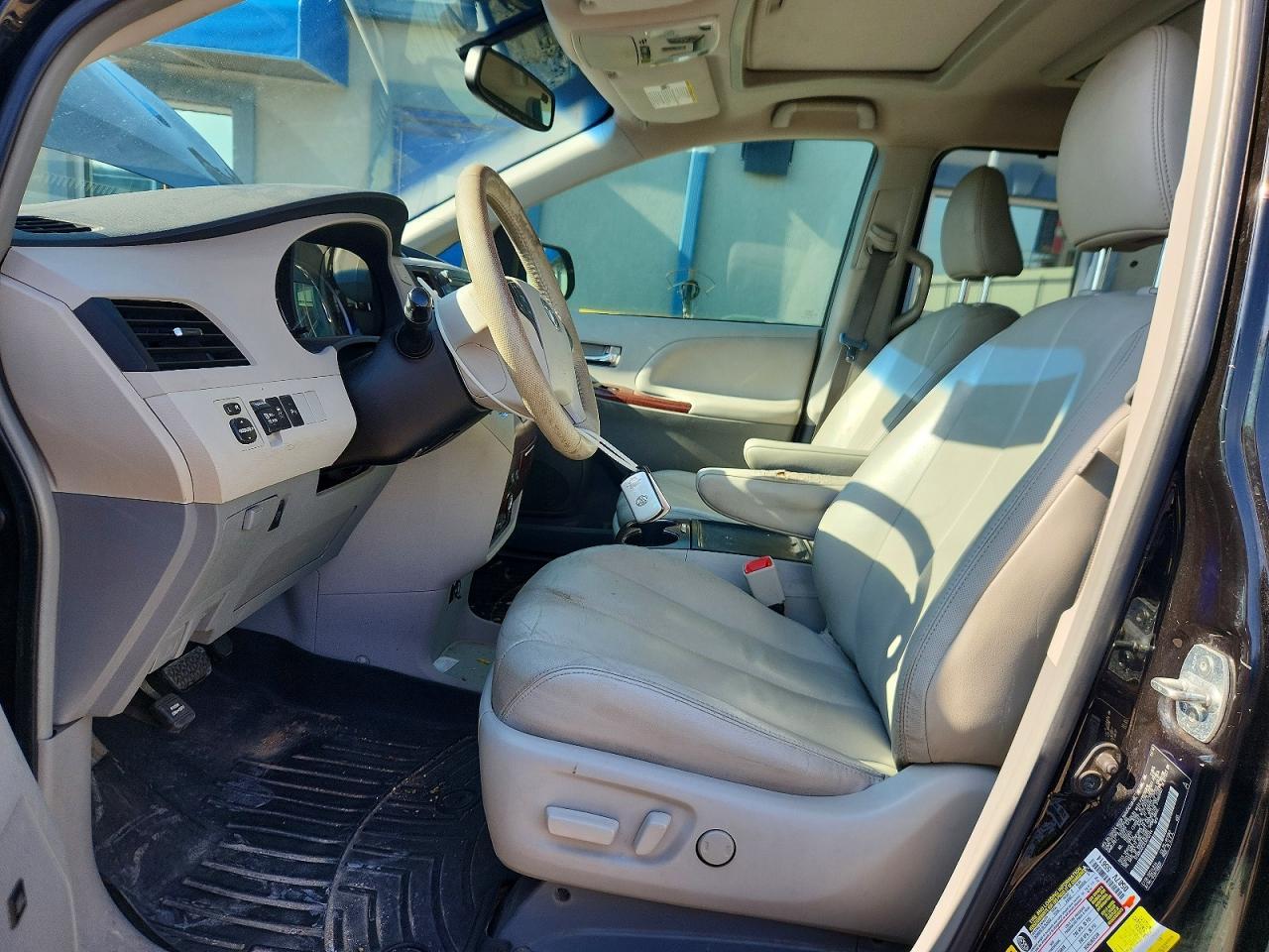 2014 Toyota Sienna Xle 7-Passenger - Фото 7