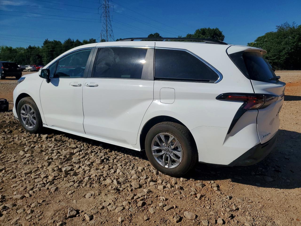 2026 Toyota Sienna Le - Фото 2