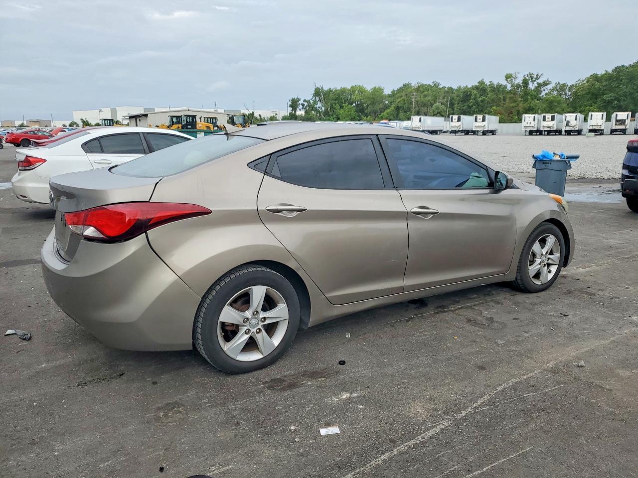 2013 Hyundai Elantra Gls - Image 3