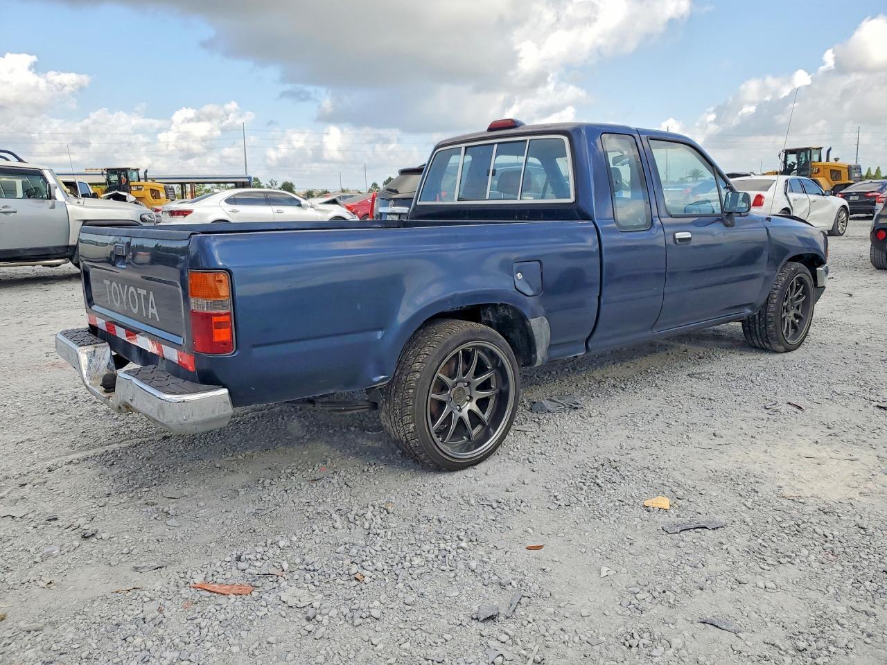 1994 Toyota Pickup Dx - Image 3